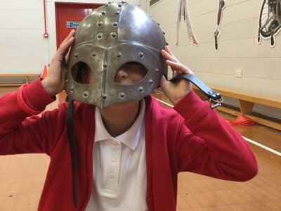Image of Year 4 (Class 10) - Anglo Saxon Workshop