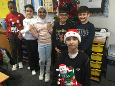 Image of Year 5 (Class 13) - Christmas Jumper Day