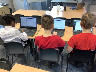 Image of Year 5 - ICT Club - Wikipedia Pages